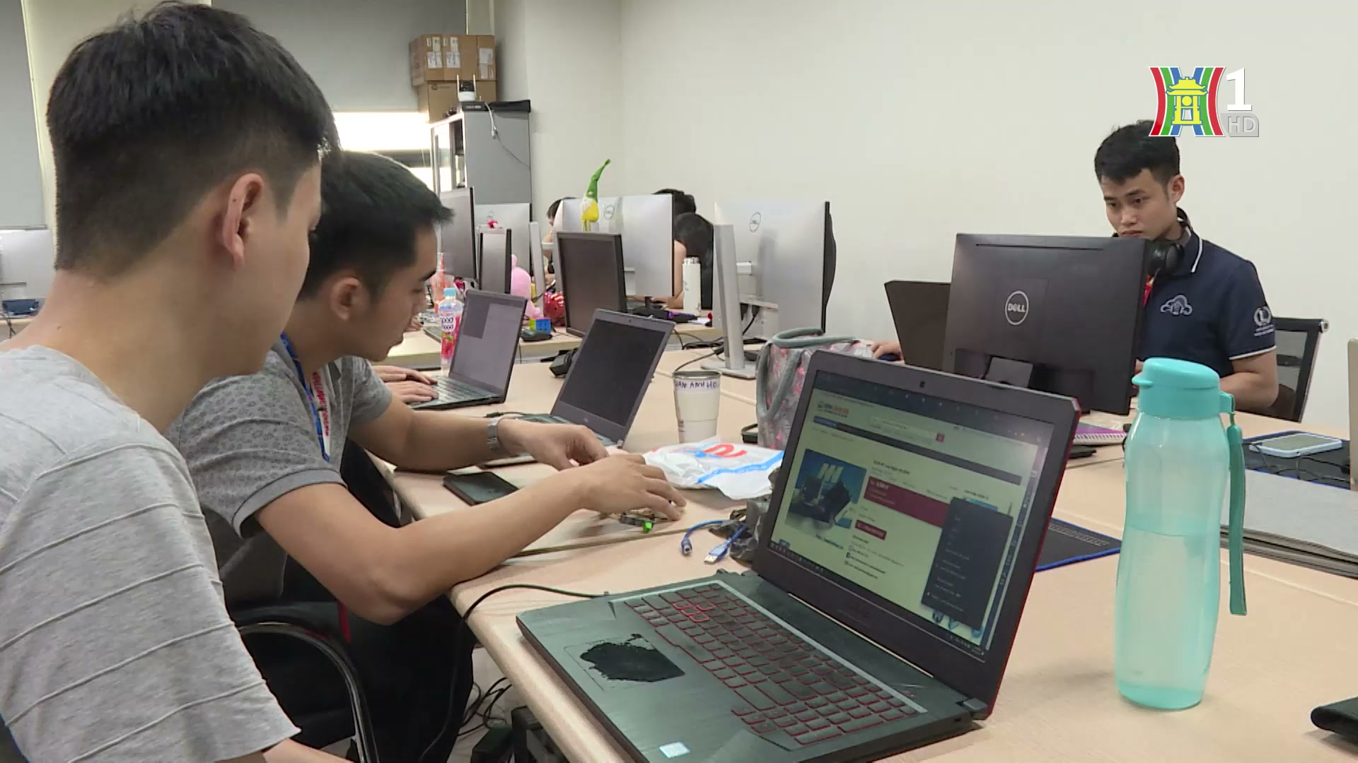 Sinh viên với nghiên cứu khoa học | Công nghệ và đời sống | 09/04/2025